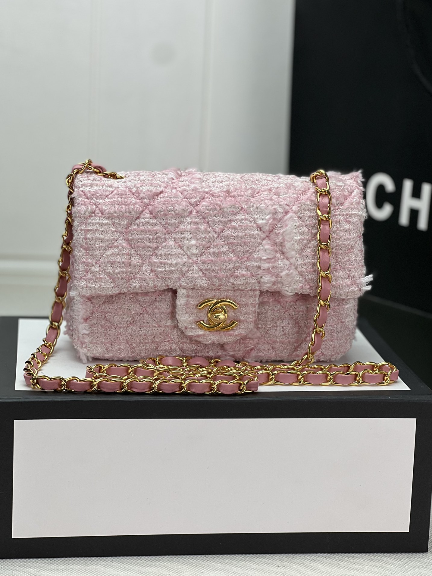 MINI CLASSIC FLAP BAG