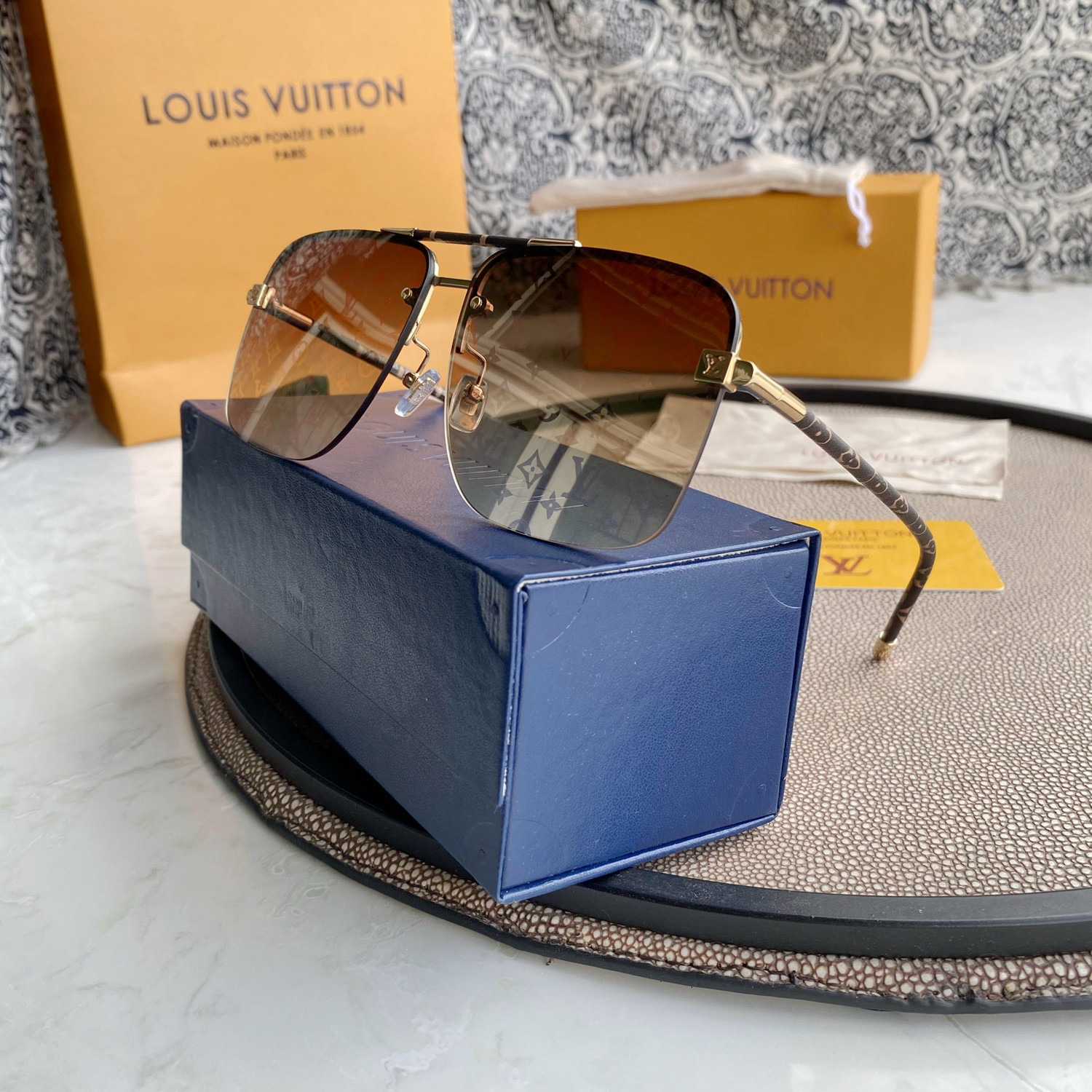aviator sunglasses
