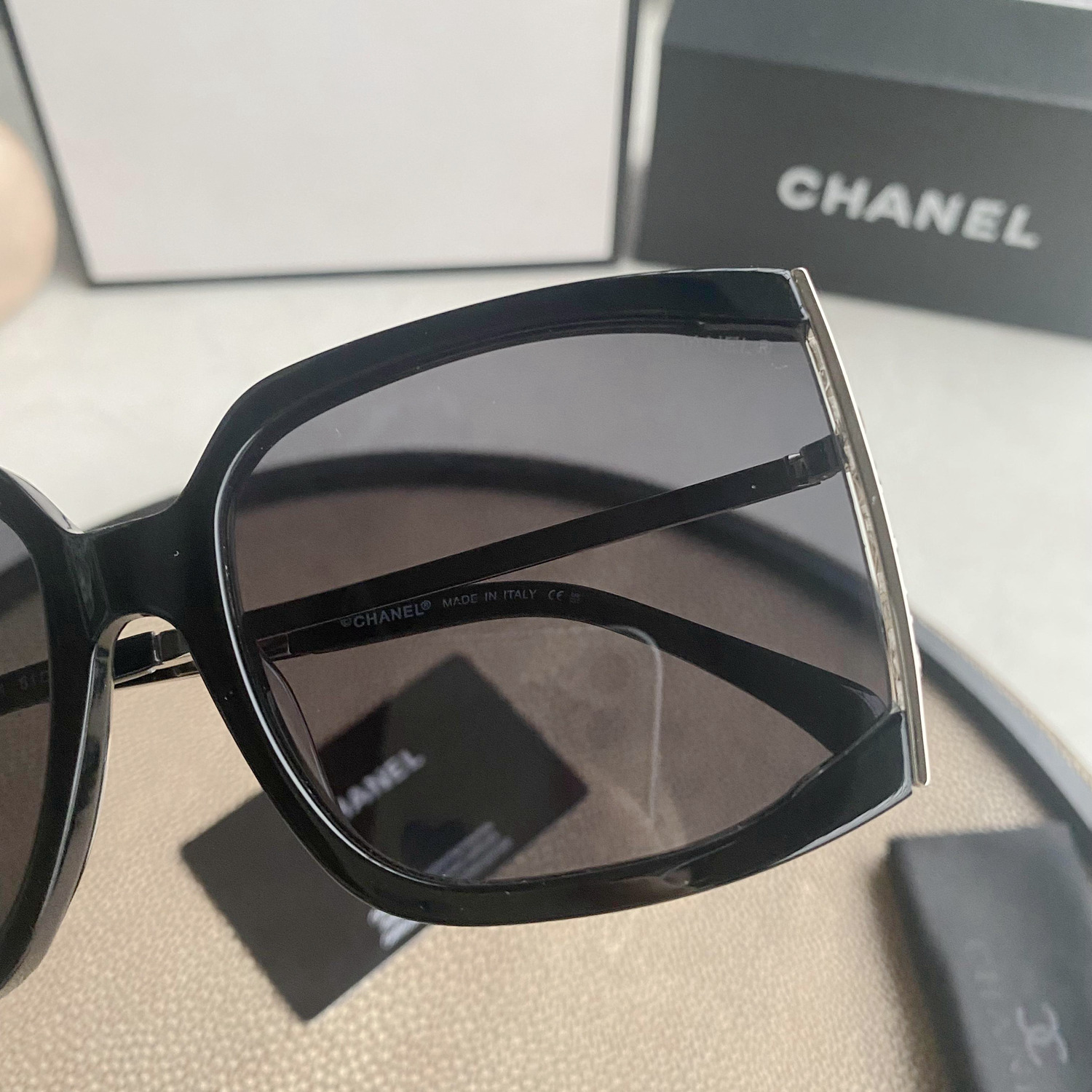 Vintage Ch**el sunglasses