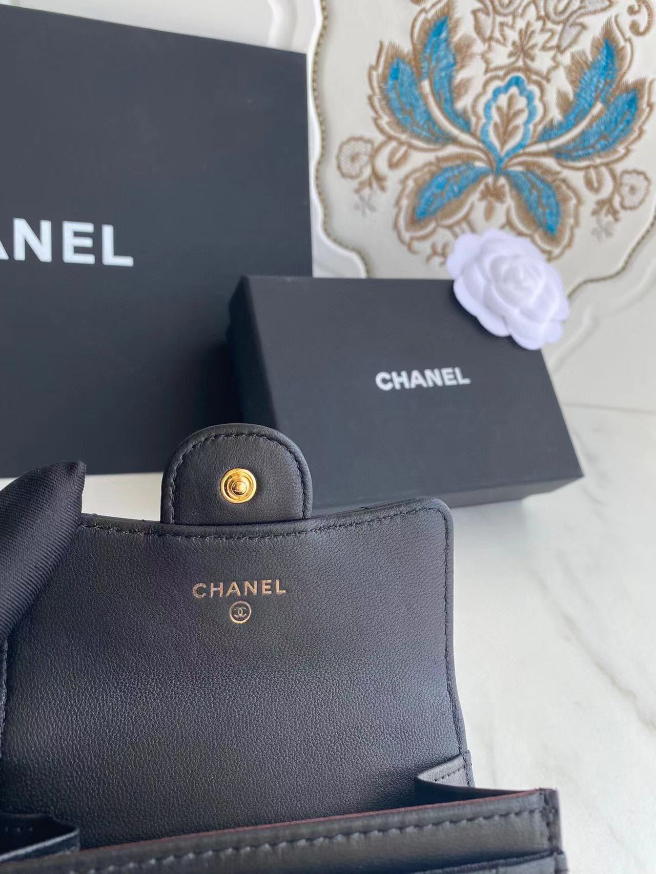 Ch**el Classic Leather Wallet In Black