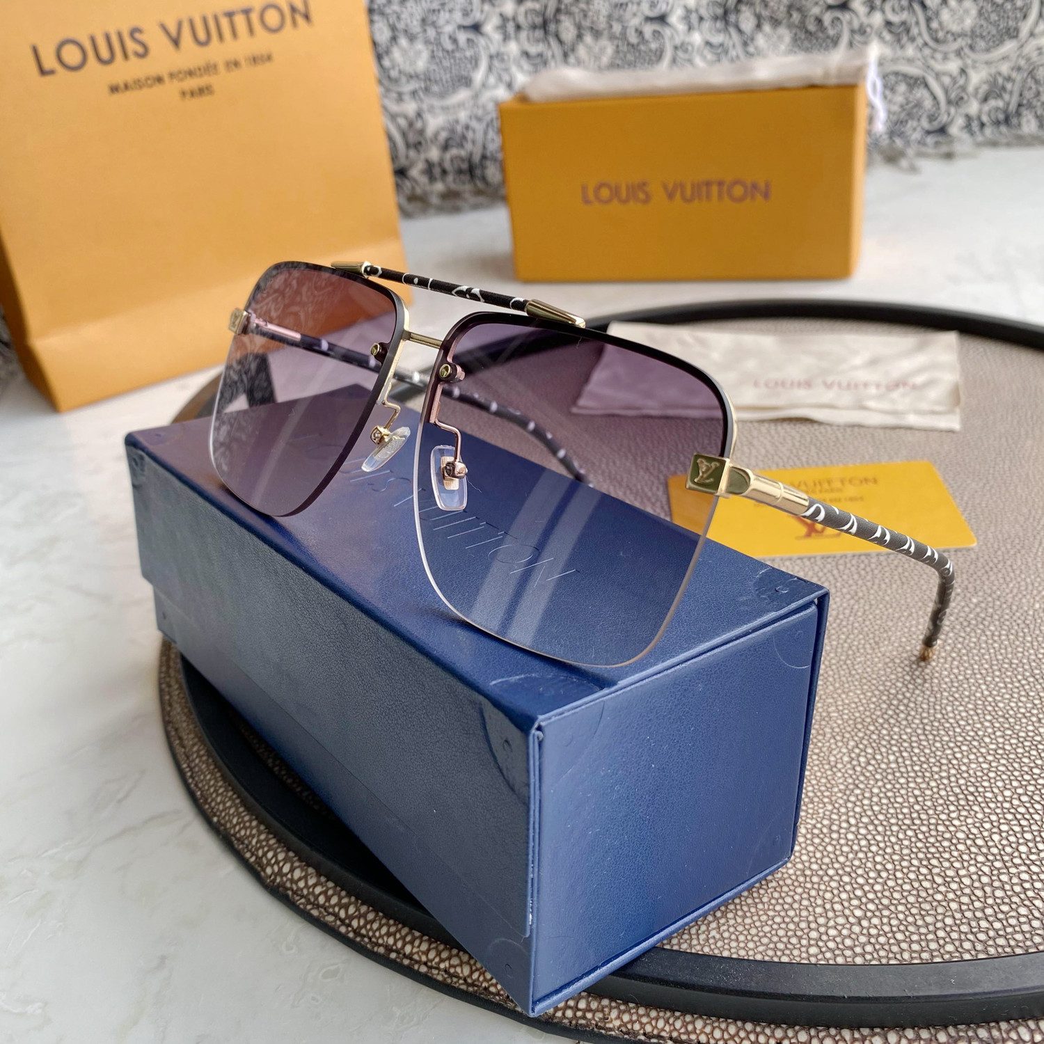 Sa1nt Lau*nt EYEWEAR
