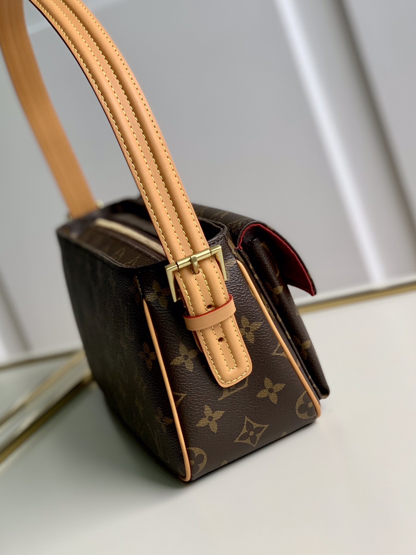 L0vis Vvtt0n Vintage Monogram Canvas Small Shoulder Bag