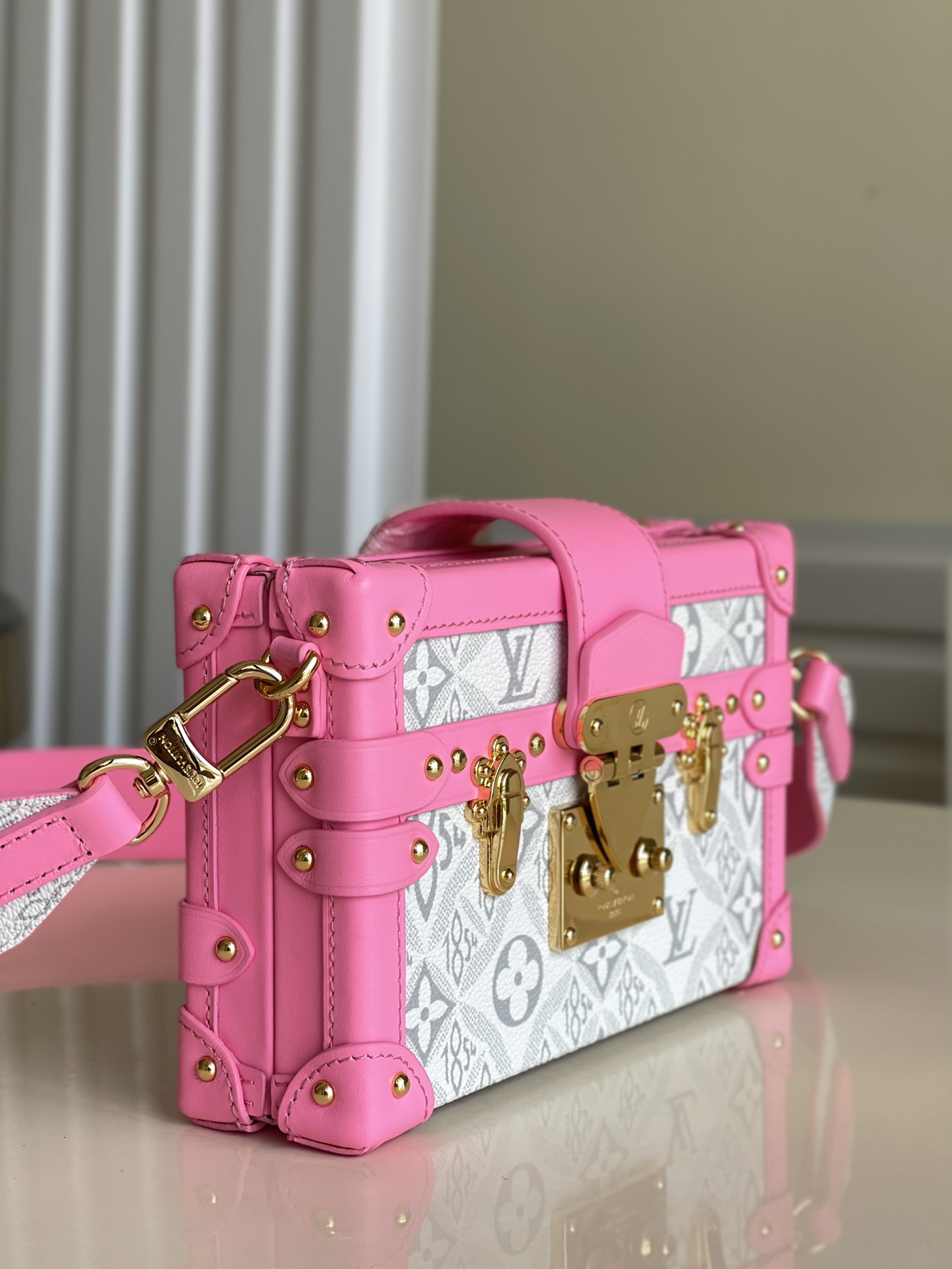 L0vis Vvtt0n LV Petite Malle Shoulder Bag