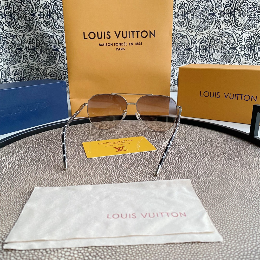 MATTHEW WILLIAMSON MAGNOLIA SUNGLASSES IN YELLOW GOLD