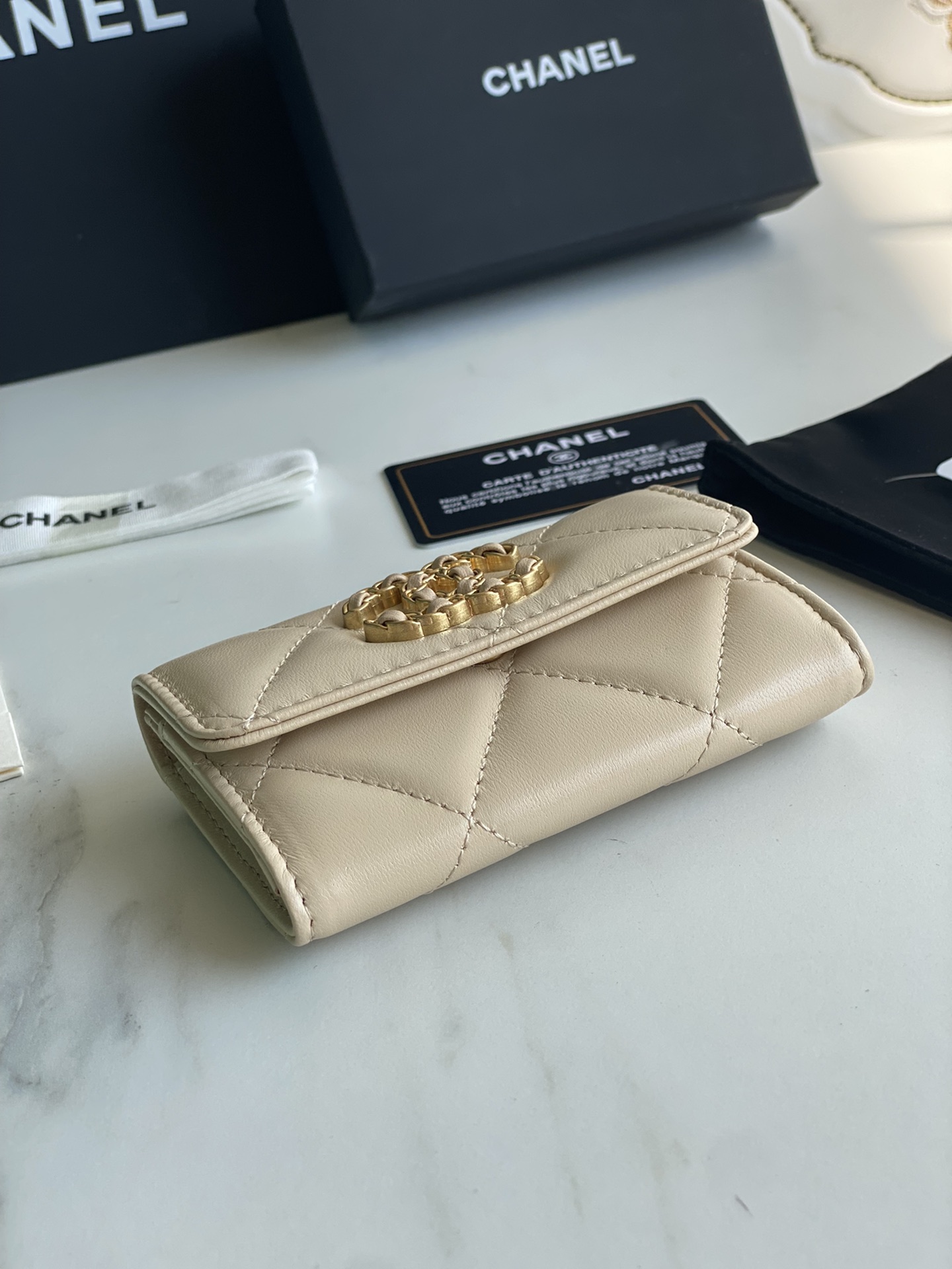 Ch**el 19 FLAP CARD HOLDER