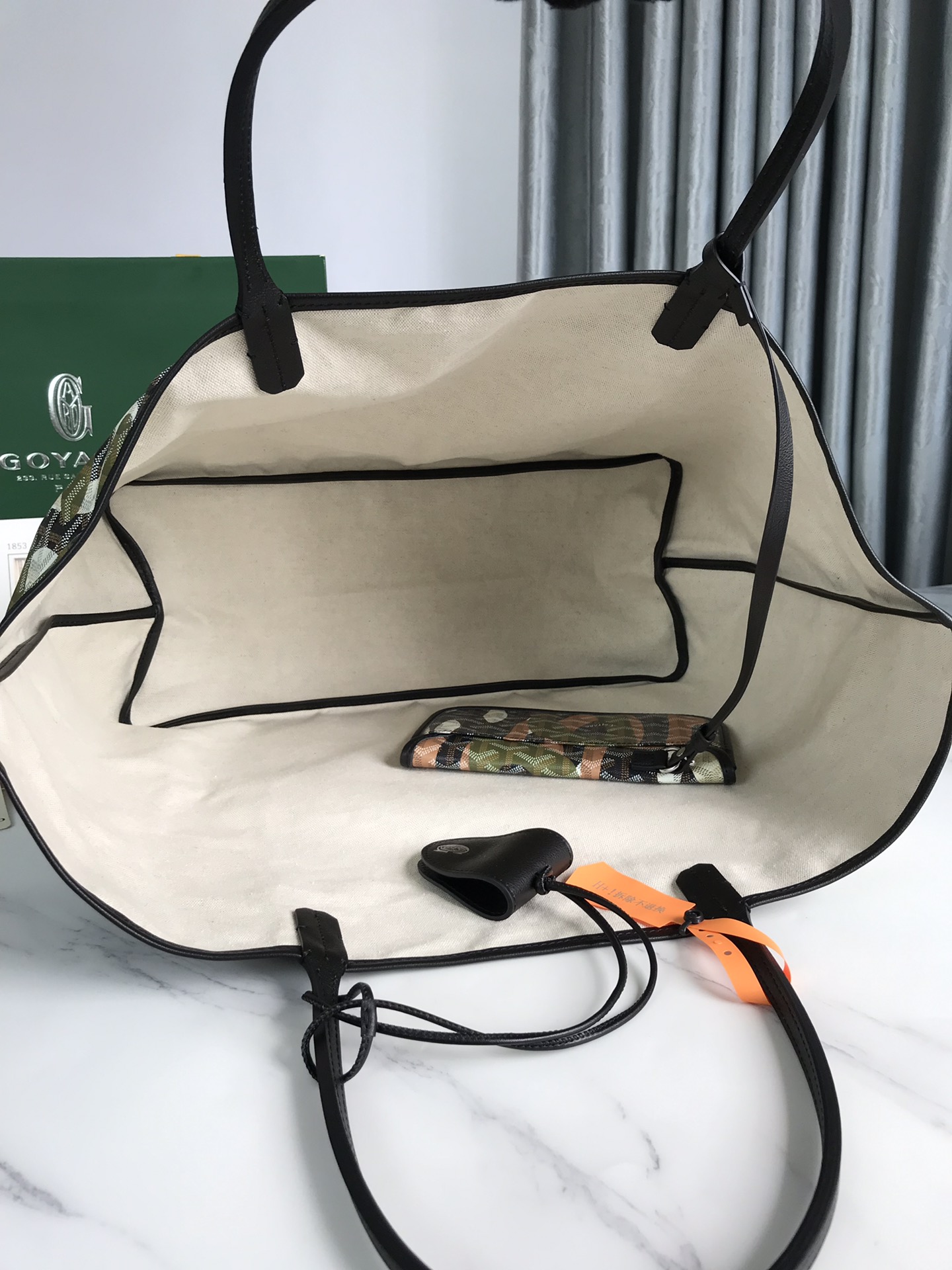 SAINT L0vis Tote bag