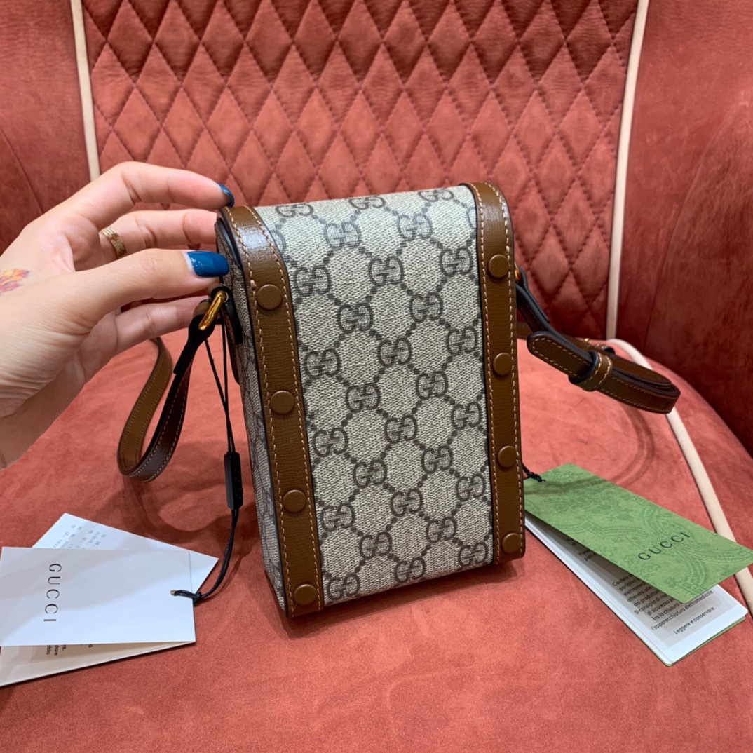 Gv*c1 Horsebit bag