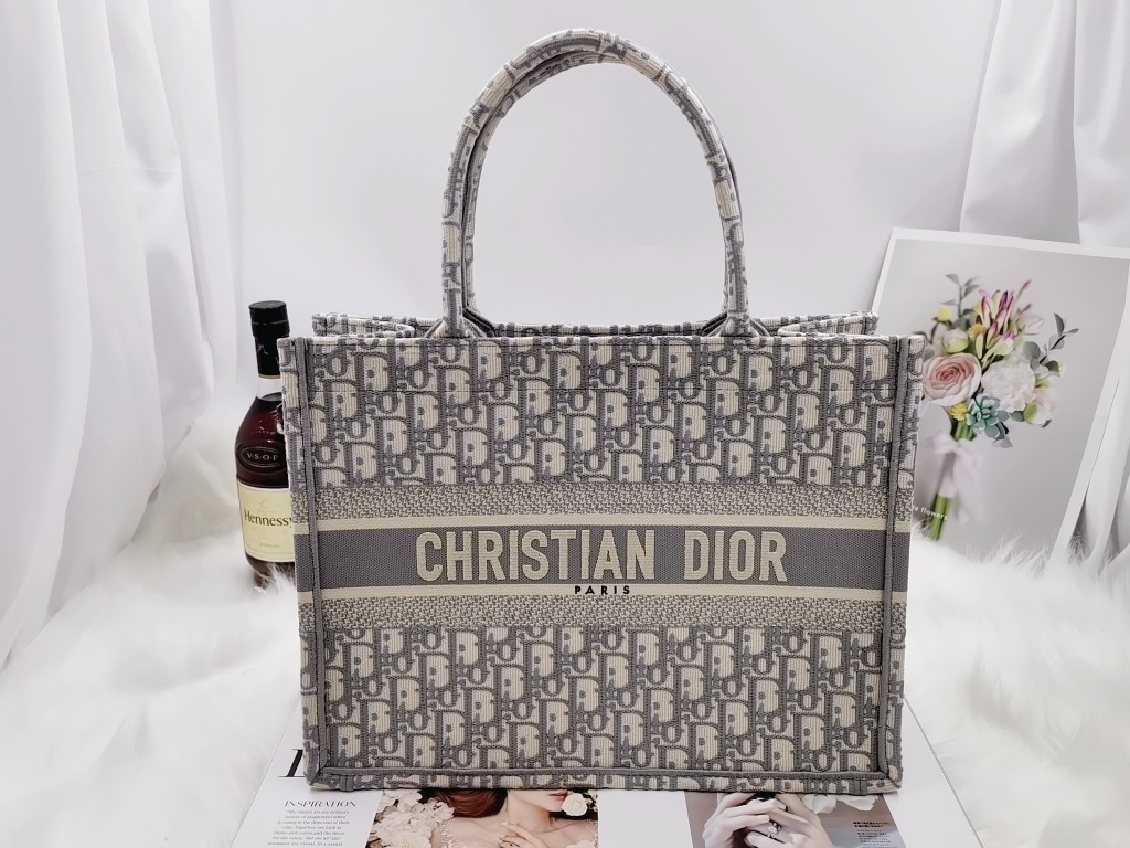 D10r Book Tote-Medium