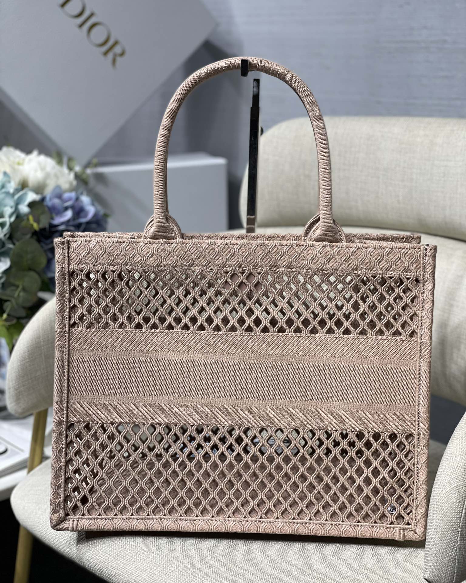 D10r BOOK TOTE