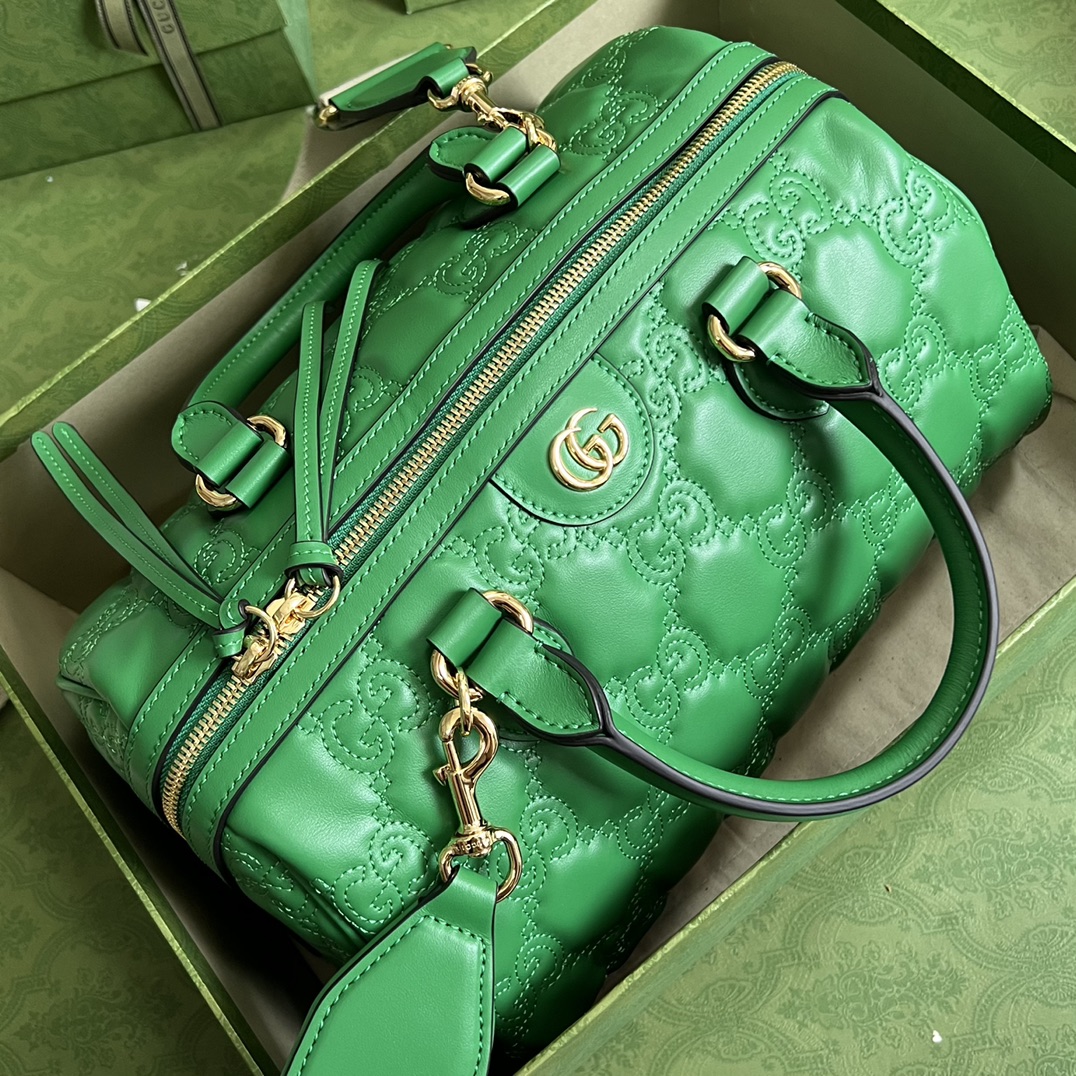 GG Matelassé leather medium bag