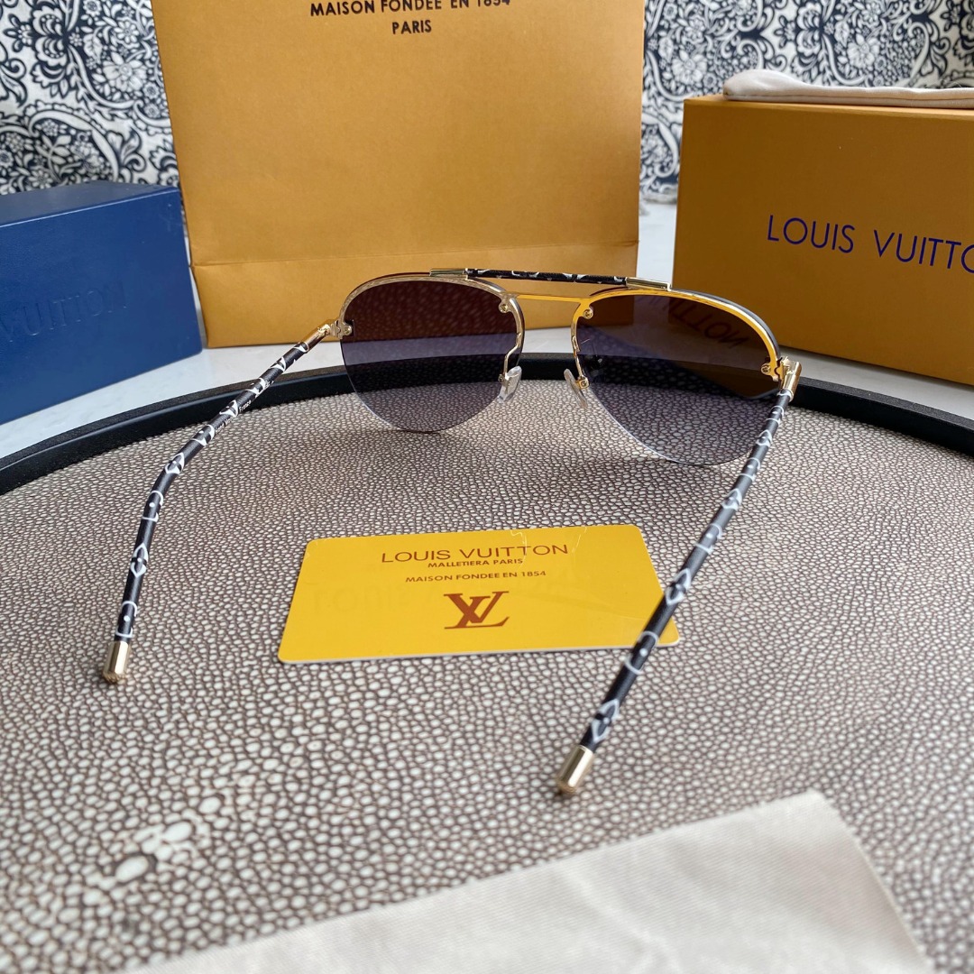 Pink Gradiant Monogram Stem Aviators