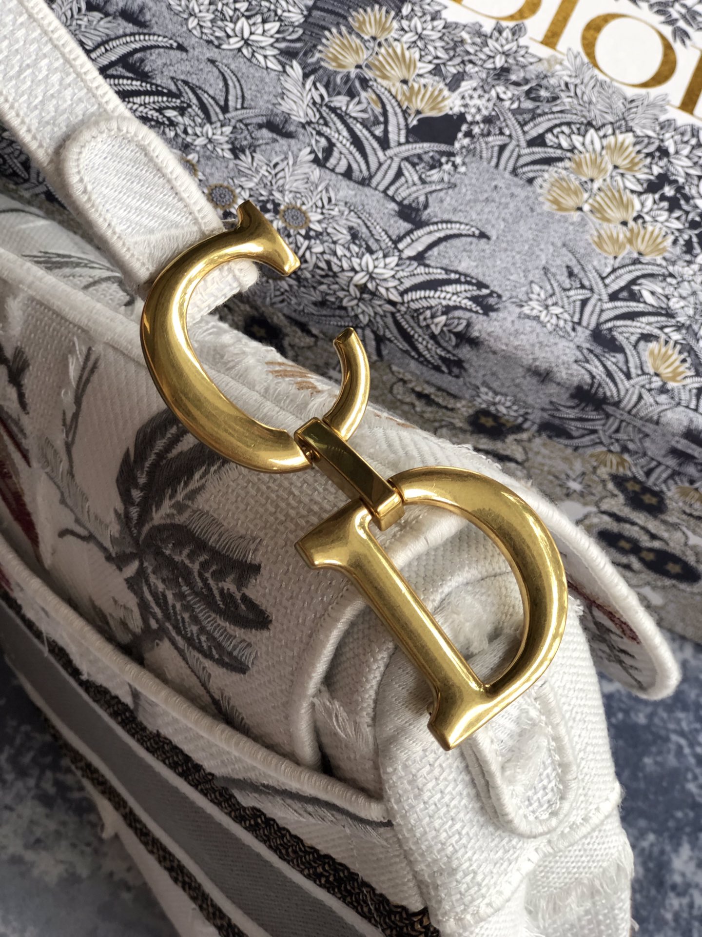 D10r Saddle Bag
