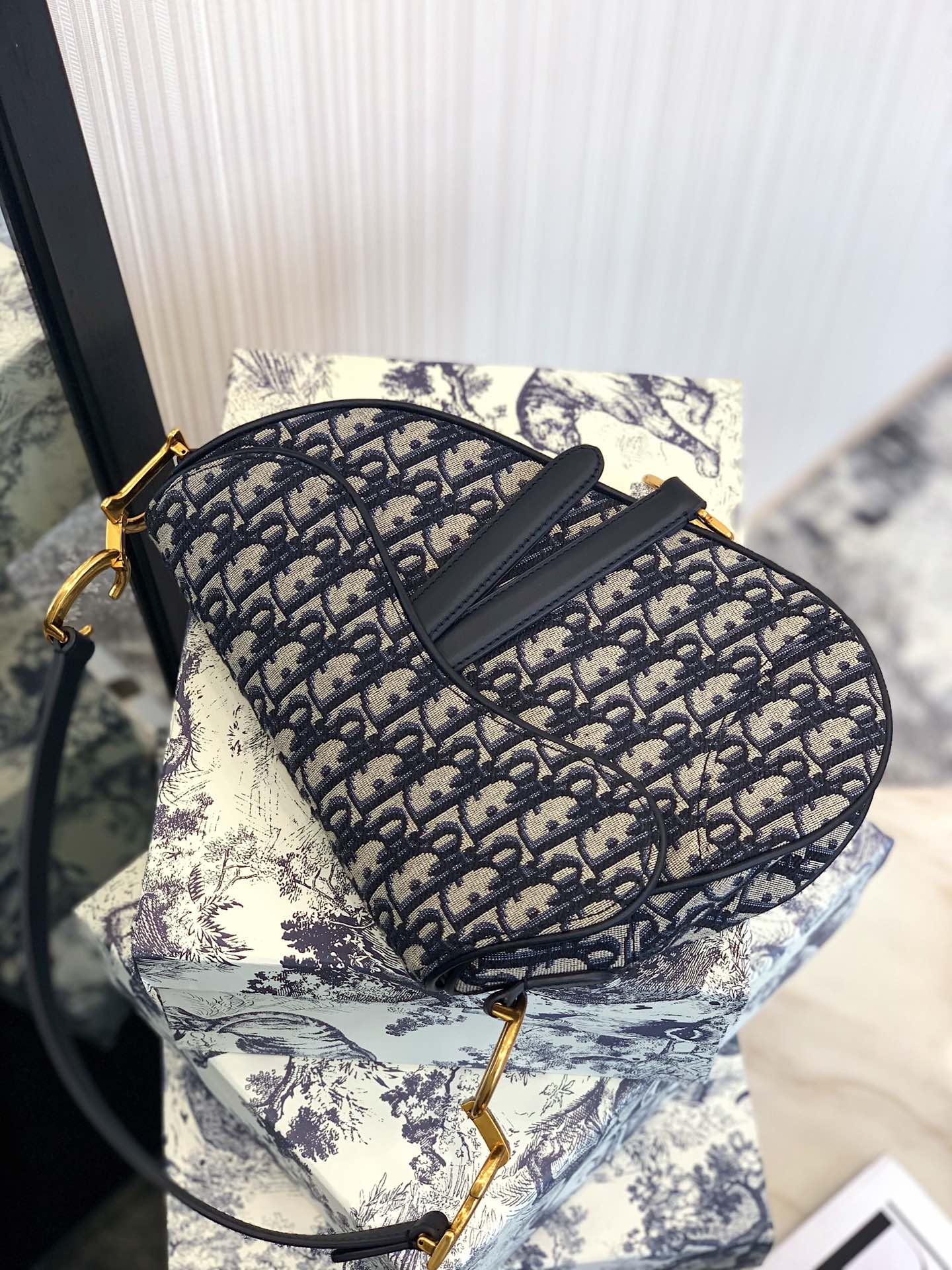 D10r Saddle Bag