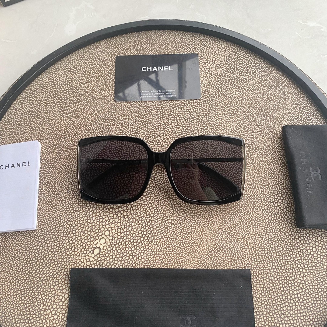 Vintage Ch**el sunglasses