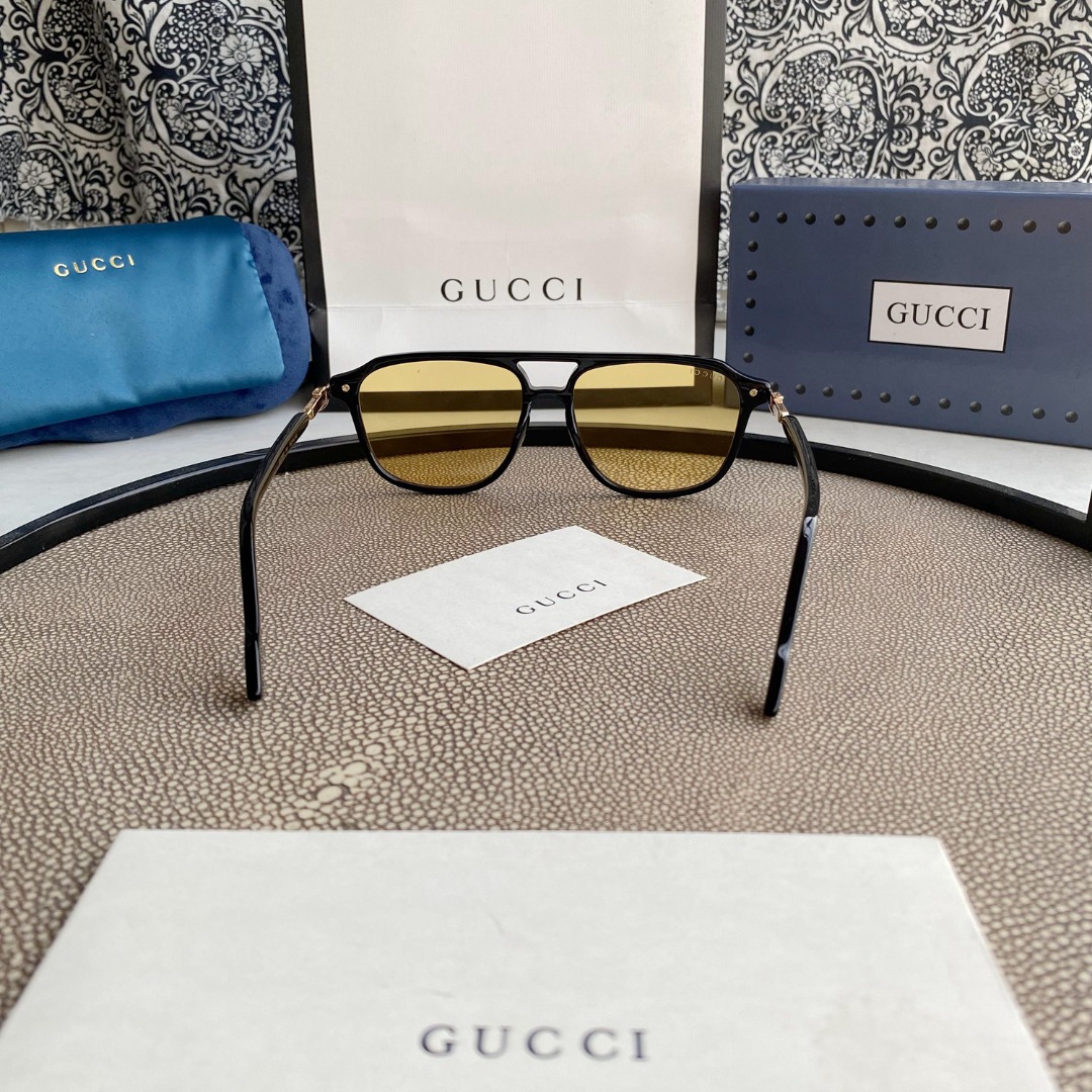 AVIATOR SUNGLASSES