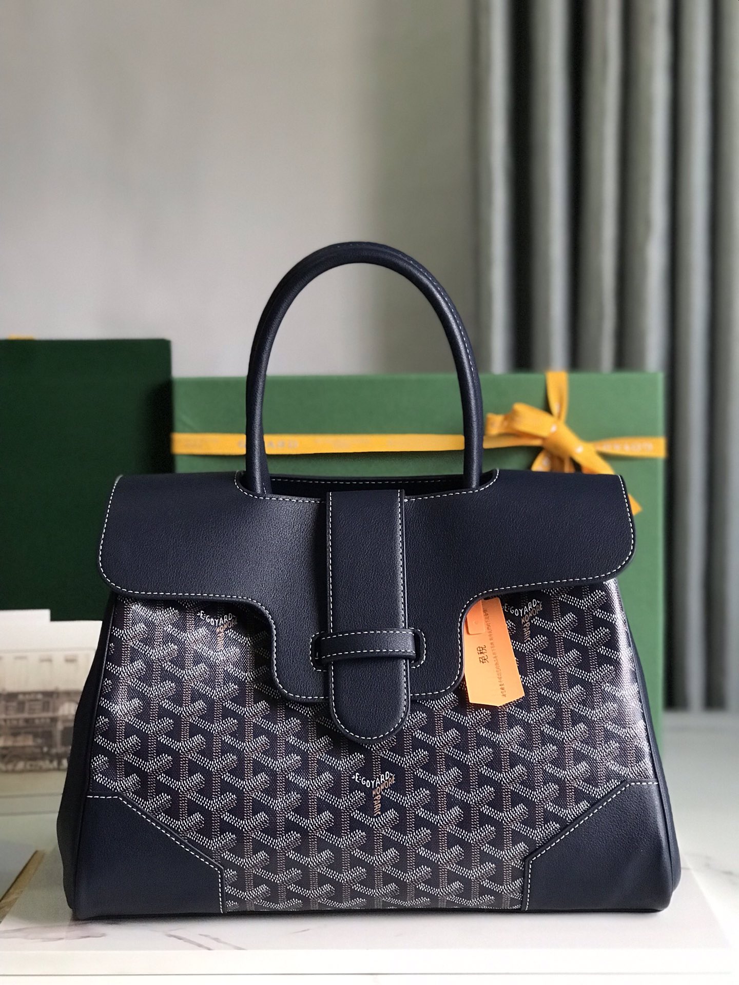 Saigon Tote bag