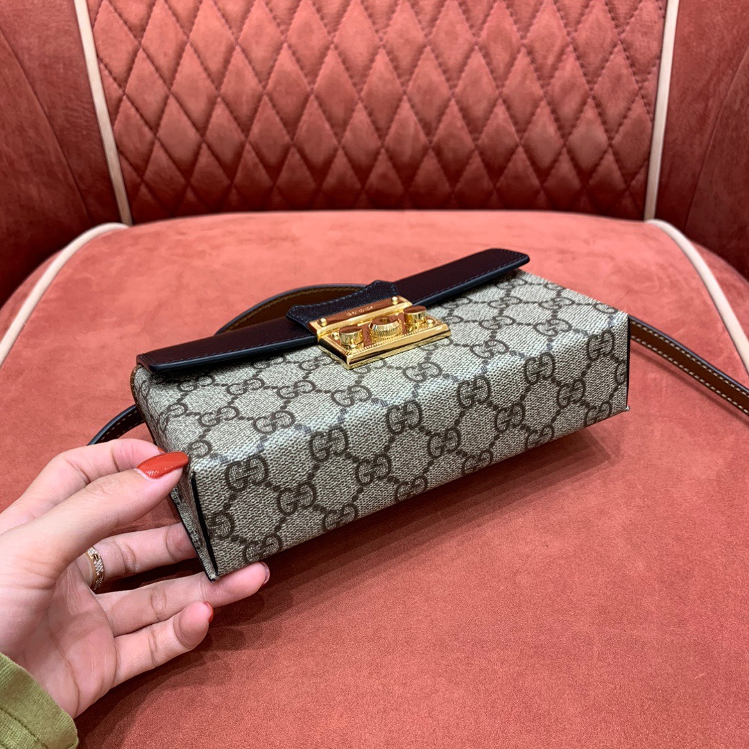 Gv*c1 padlock bag