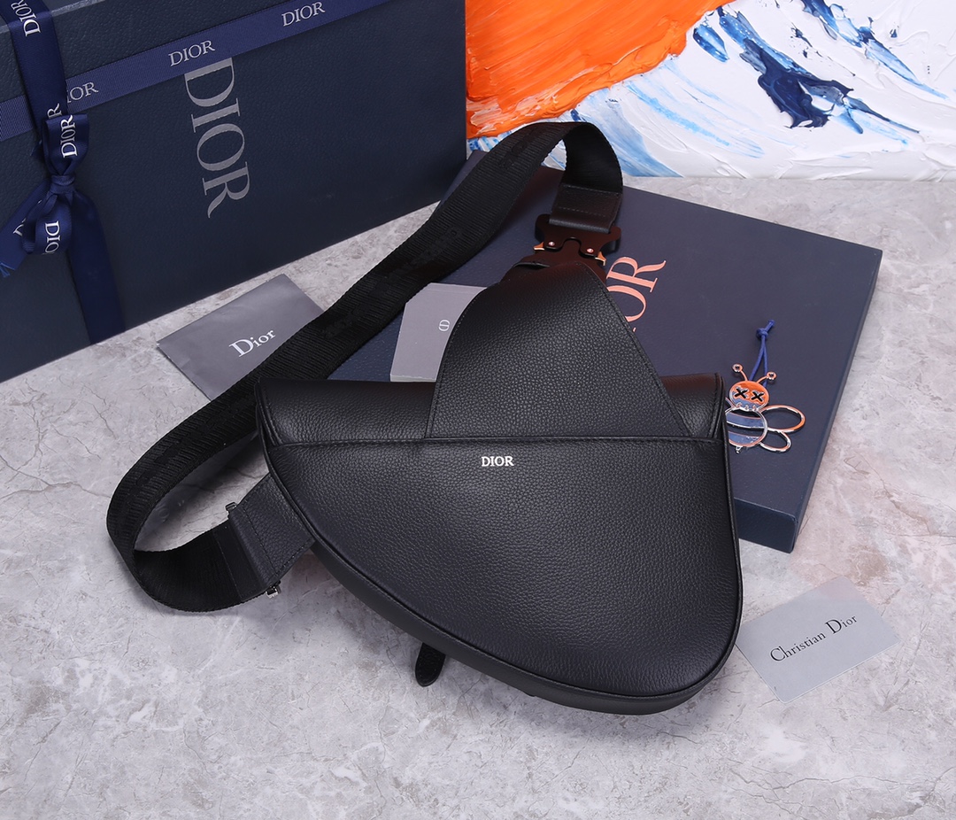 D10r Men’s Saddle Bag