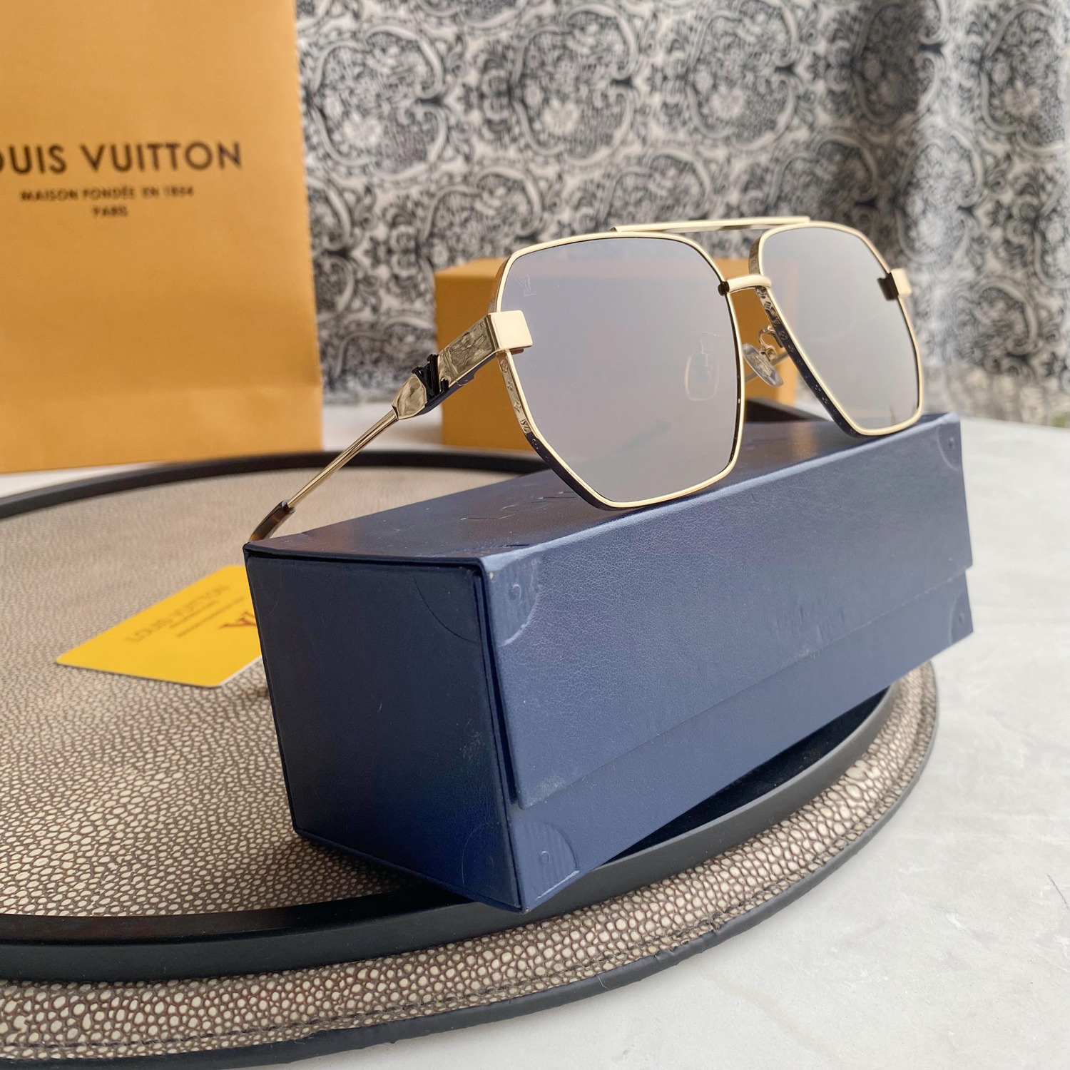 LV SUNGLASSES