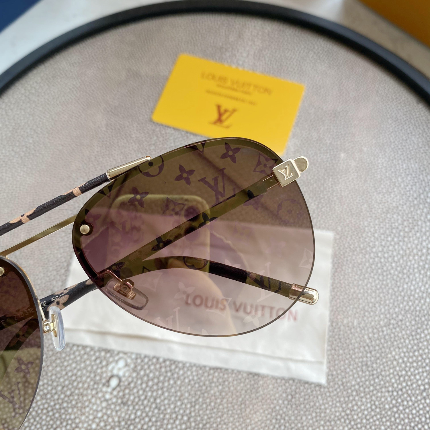 Pink Gradiant Monogram Stem Aviators