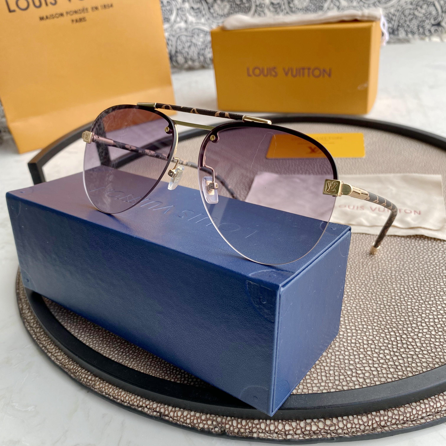 L0vis Vvtt0n CLOCKWISE CANVAS SUNGLASSES