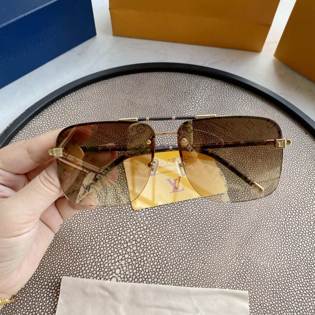 LV GOLD AVIATOR SUNGLASSES