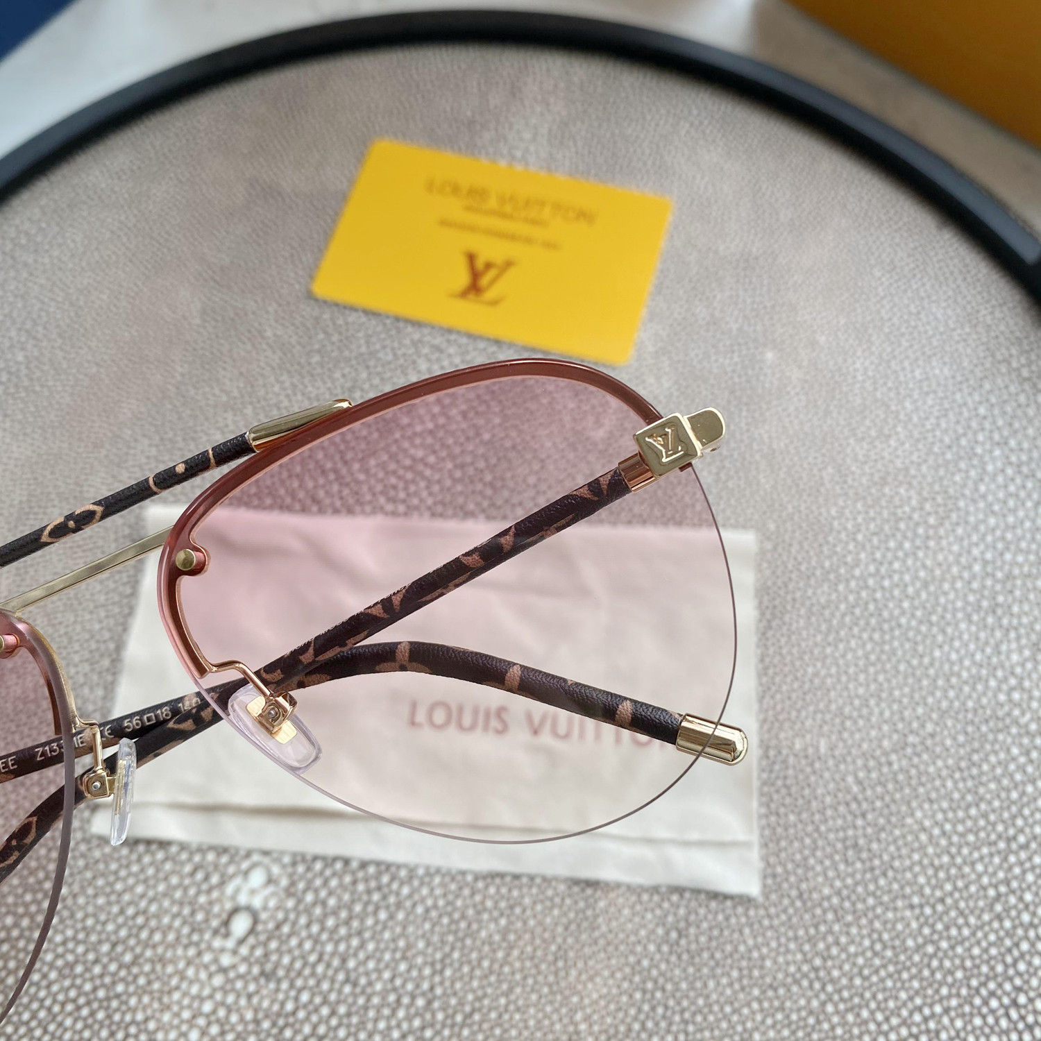 Pink Gradiant Monogram Stem Aviators
