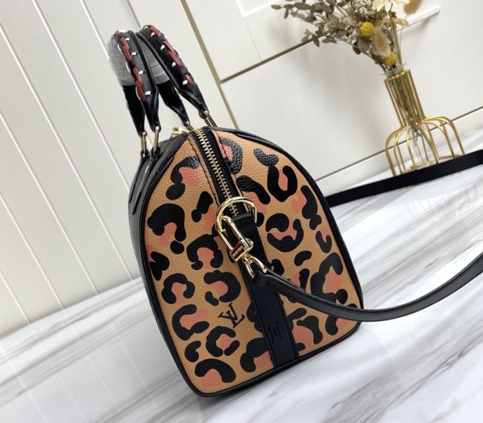 L0vis Vvtt0n Monogram Empreinte Wild At Heart Speedy 25 Bandouliere Handbag In Black