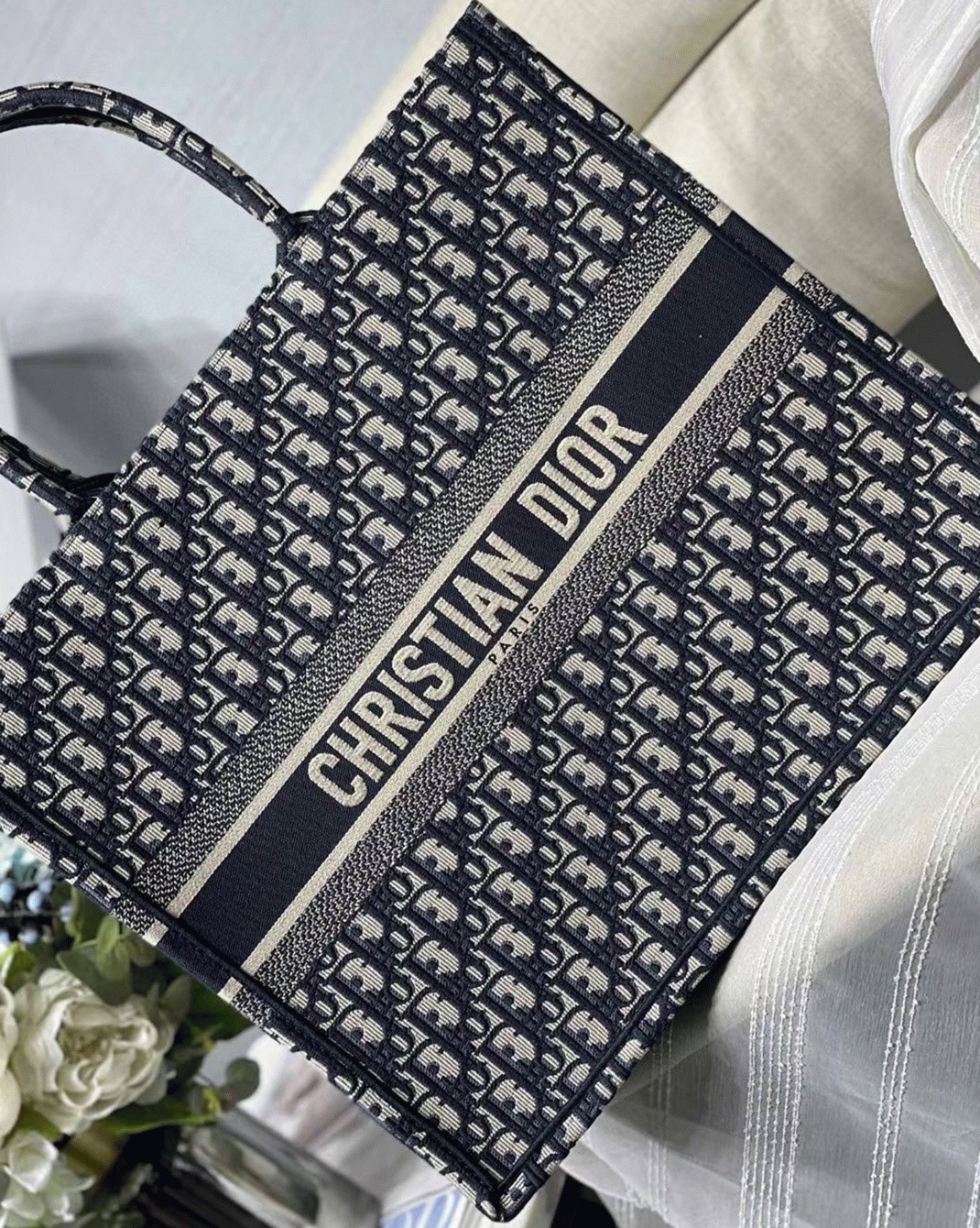D10r Large Book Tote Bag Fake in Blue D10r Oblique Embroidery
