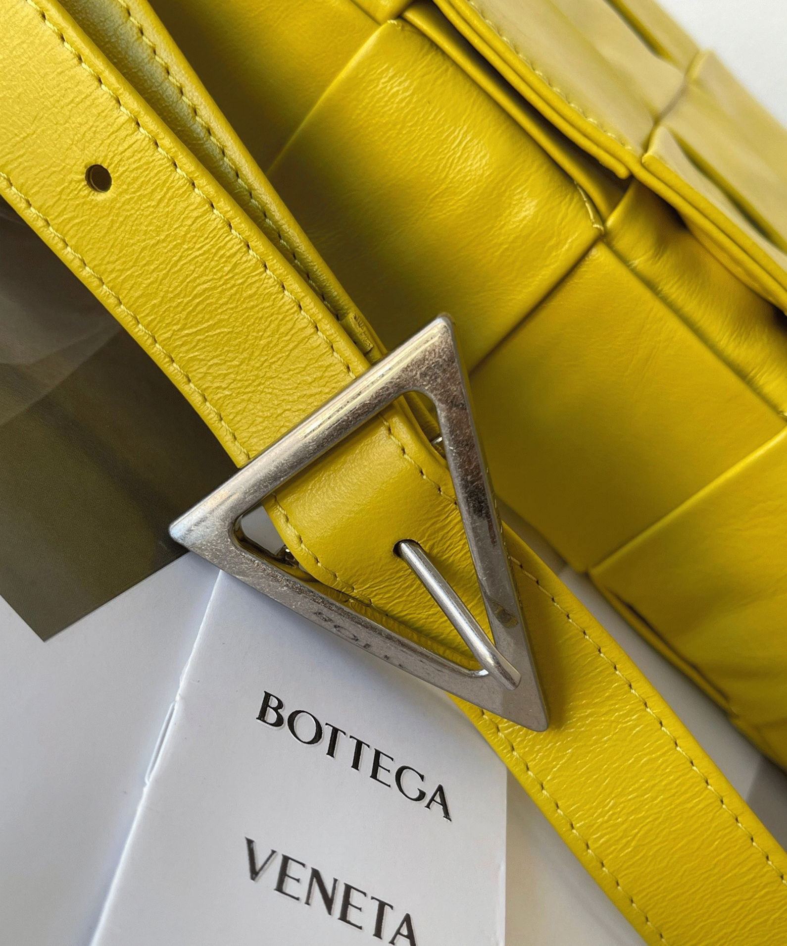 Top Quality Fake B0tt*ga Ven*ta Cassette Bag In Yellow