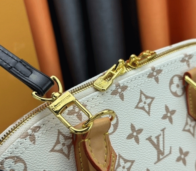 L0vis Vvtt0n Monogram Dune Canvas Alma PM Bag