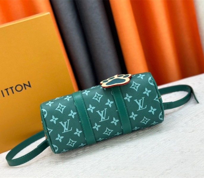 L0vis Vvtt0n Monogram Heritage Canvas Keepall Bandouliere 25 In Green