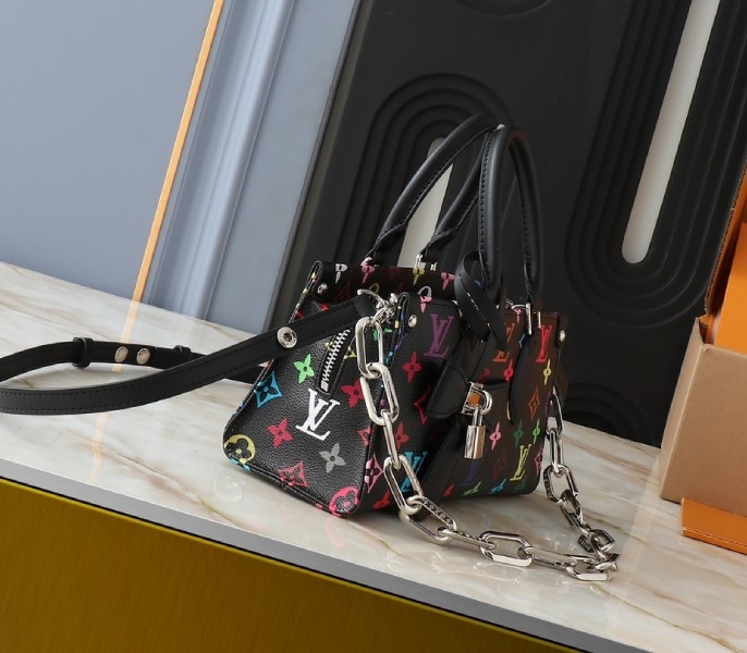 LV X TM Multicolored Onthego East West Chain In Black