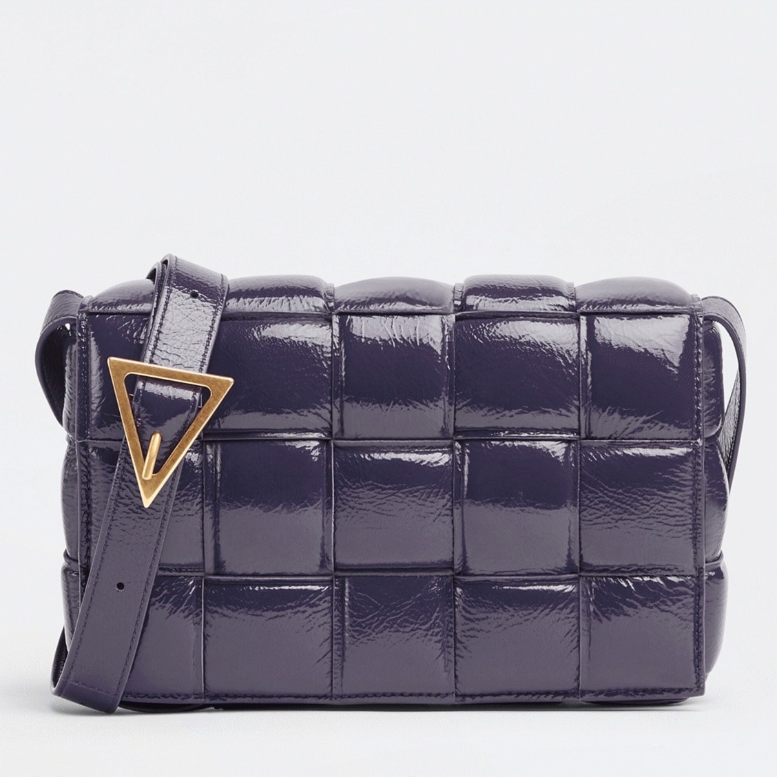 Top Quality Fake B0tt*ga Ven*ta Padded Cassette Bag In Purple