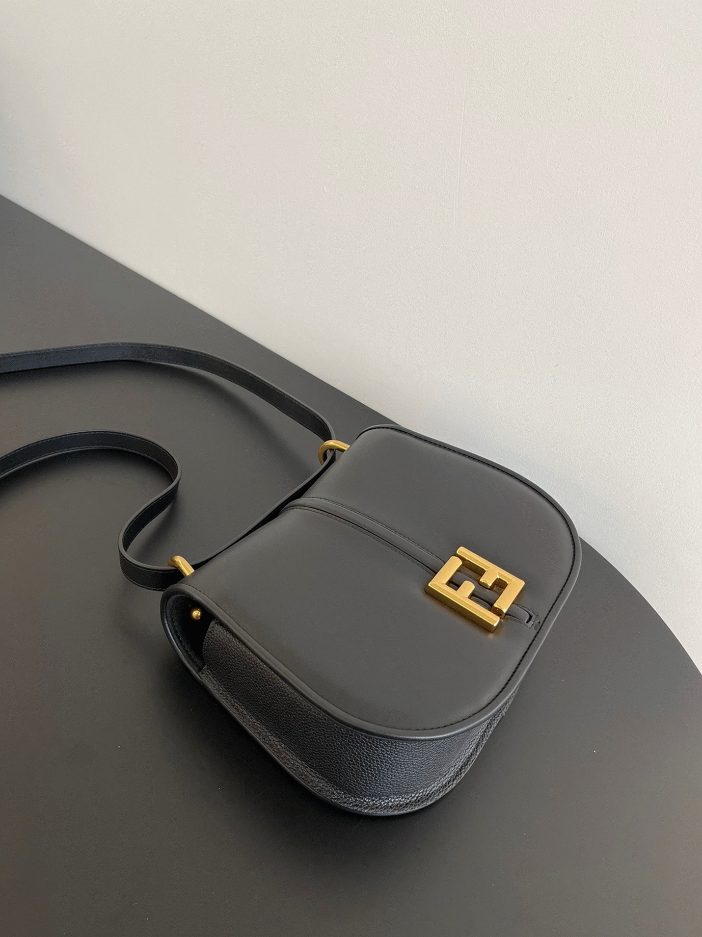 Top Quality Replica F**di C’mon Medium Bag in Black