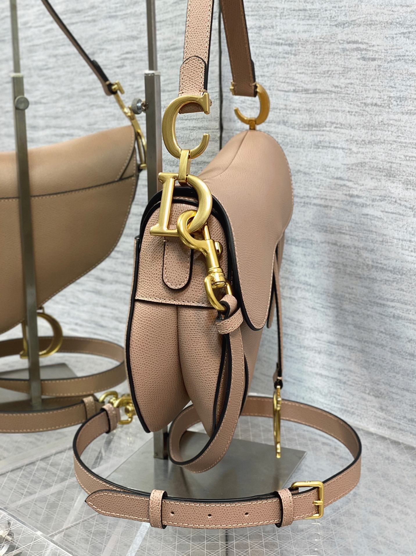 D10r Saddle Bag with Strap Knockoff in Blush Grained Calfskin