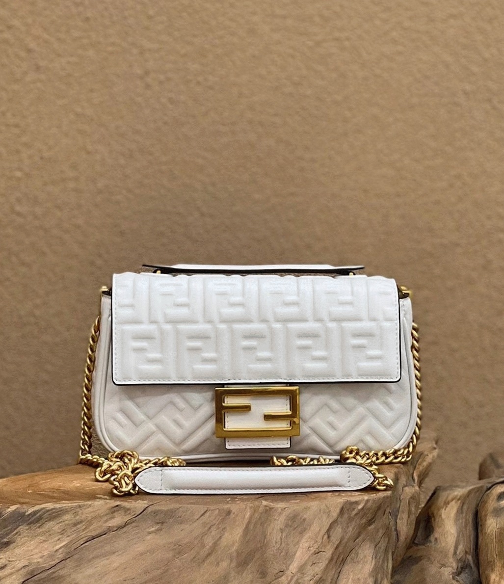 Top Quality Replica F**di Baguette Chain Midi Bag In White
