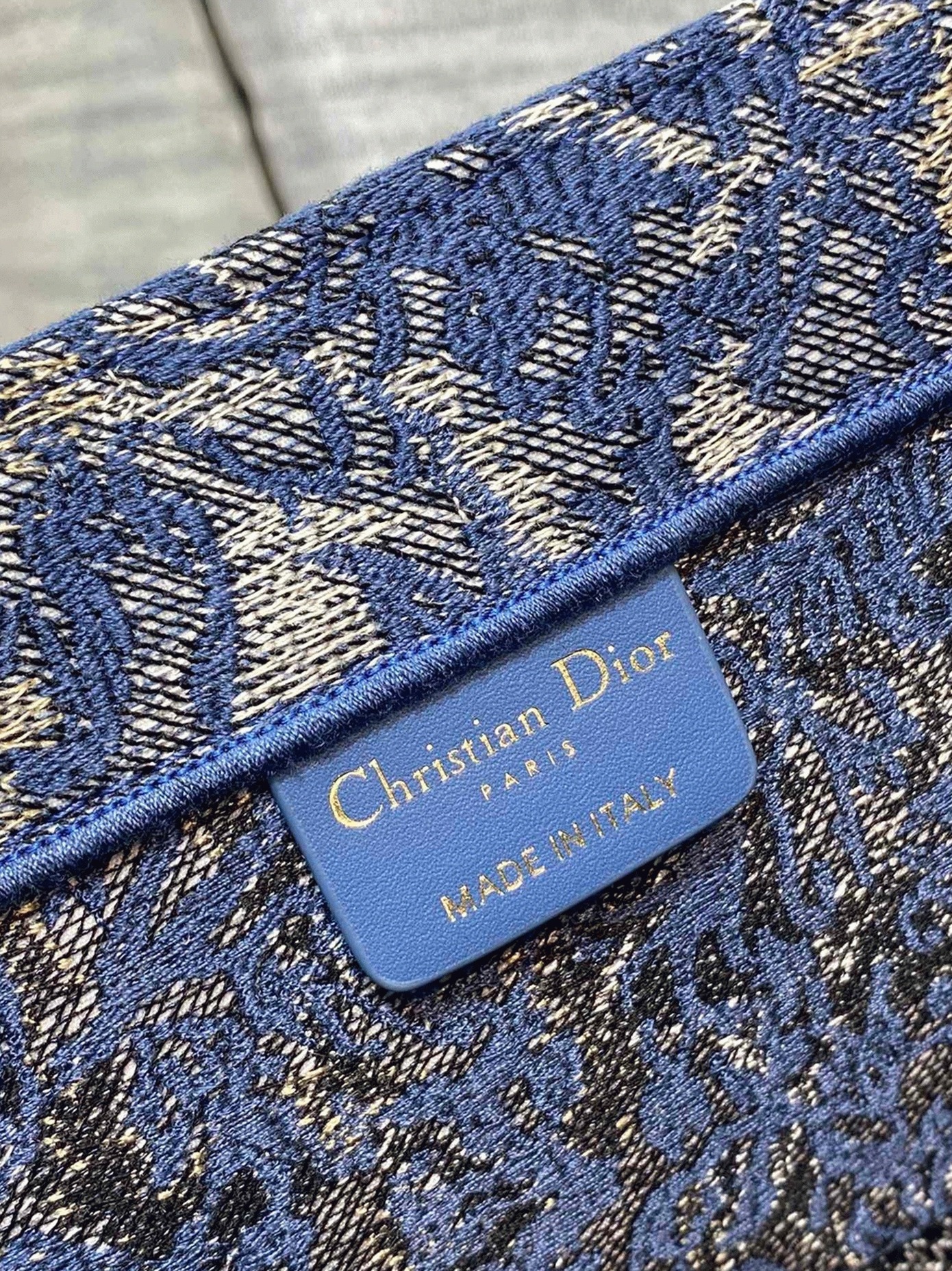 d10r large book tote bag replica in blue brocart De*1m-effect embroidery
