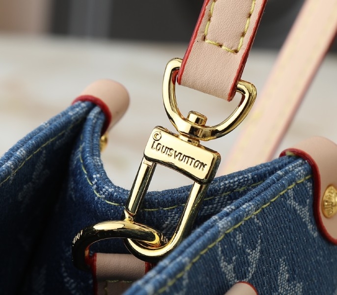 monogram De*1m onthego pm in blue