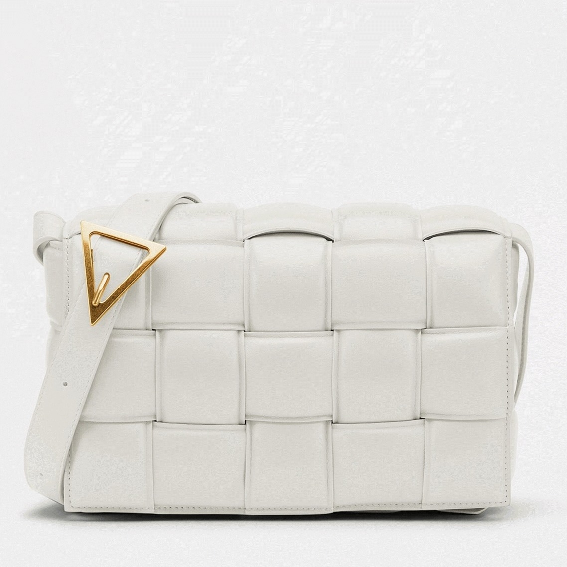 Top Quality Replica B0tt*ga Ven*ta Padded Cassette Bag In White