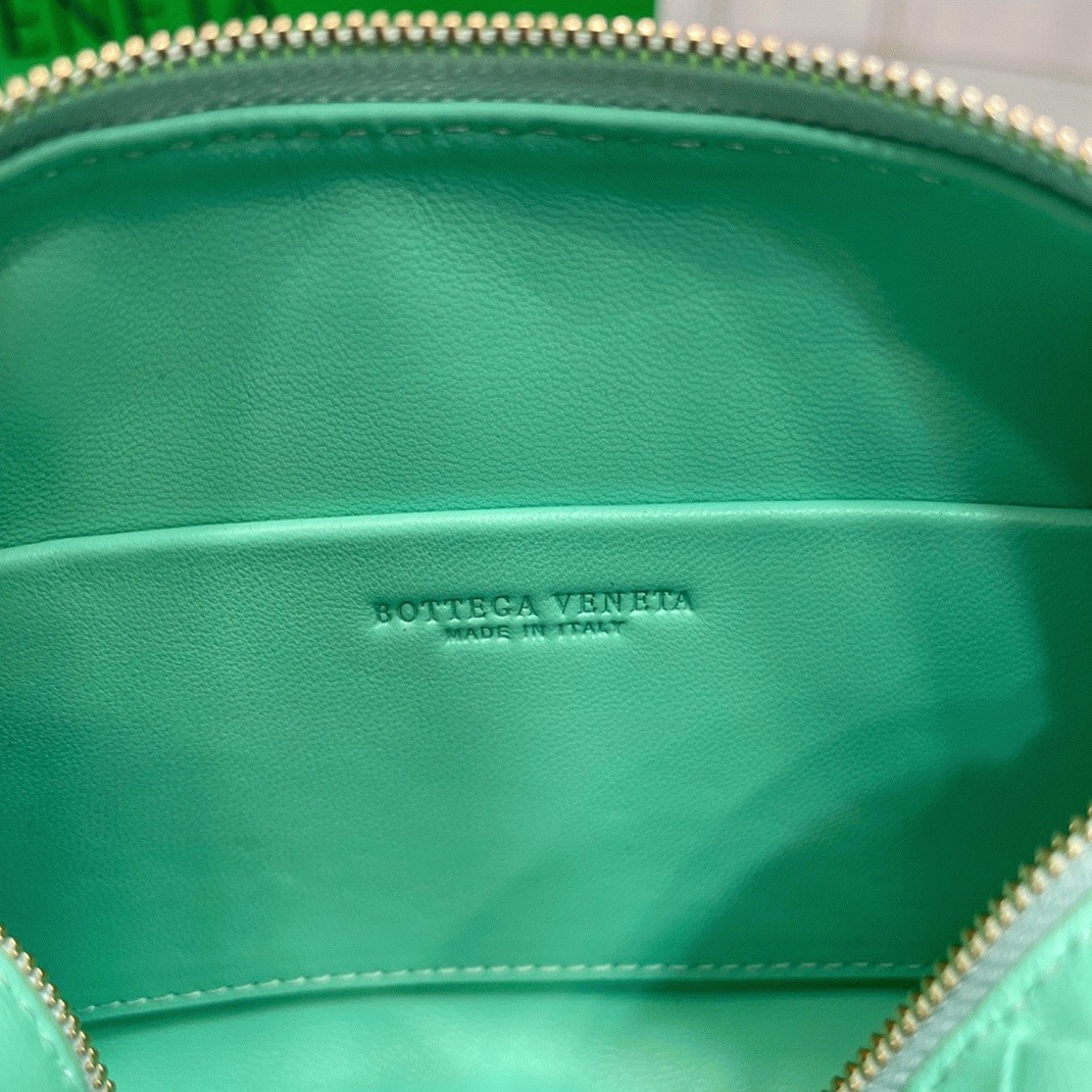 Replica B0tt*ga Ven*ta Loop Mini Bag Fountain