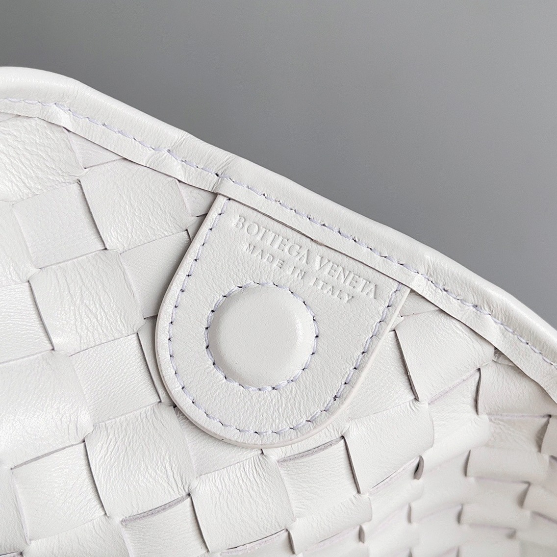 Replica B0tt*ga Ven*ta Sardine Small Bag White