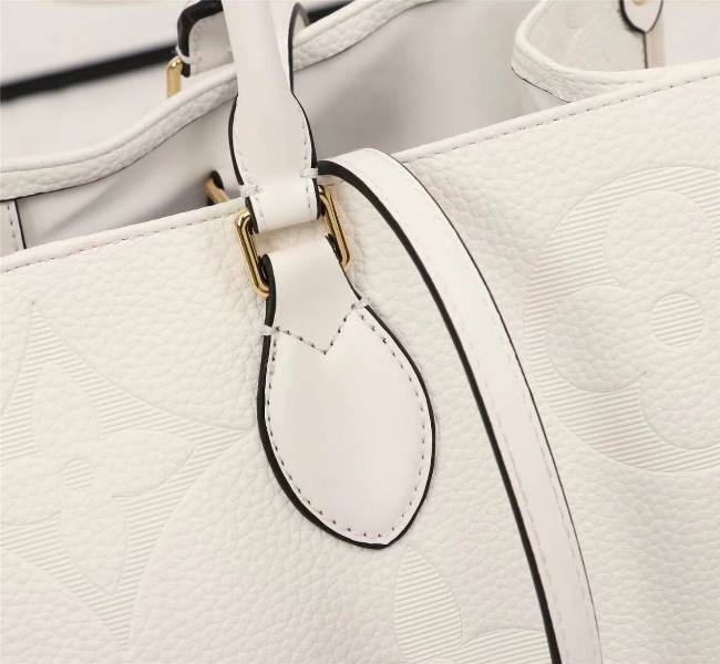 L0vis Vvtt0n Monogram Empreinte Giant Onthego GM Tote In Cream