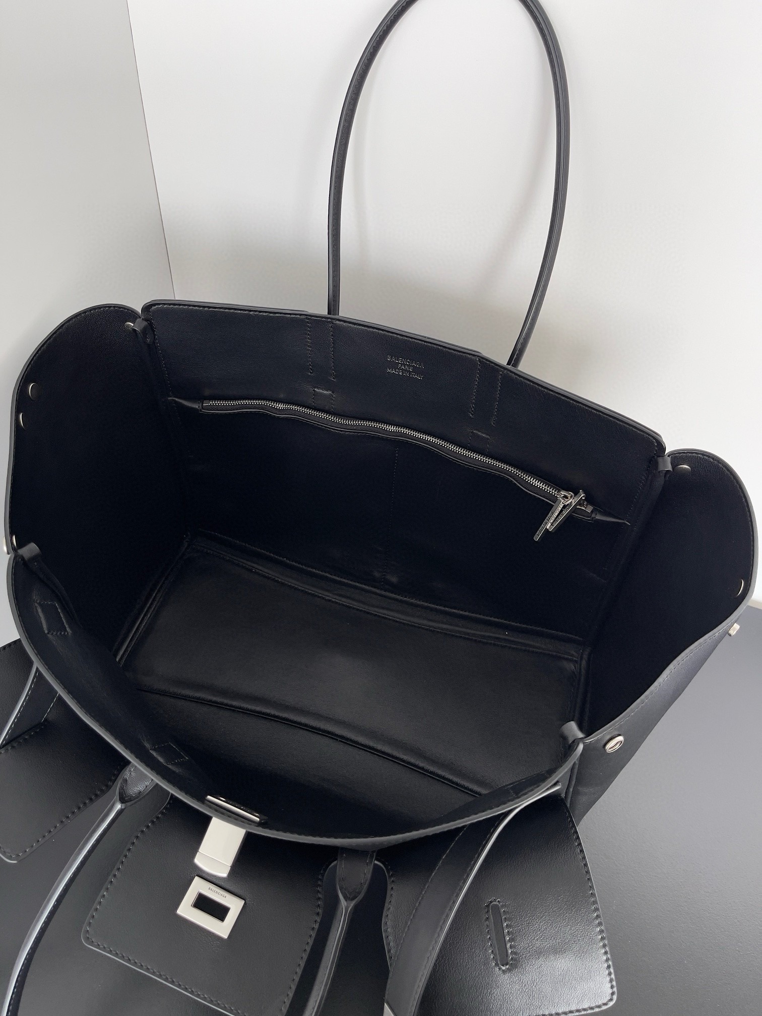 Knockoff Ba1en*iaga Bel Air Carry All Medium Bag Noir Calfskin