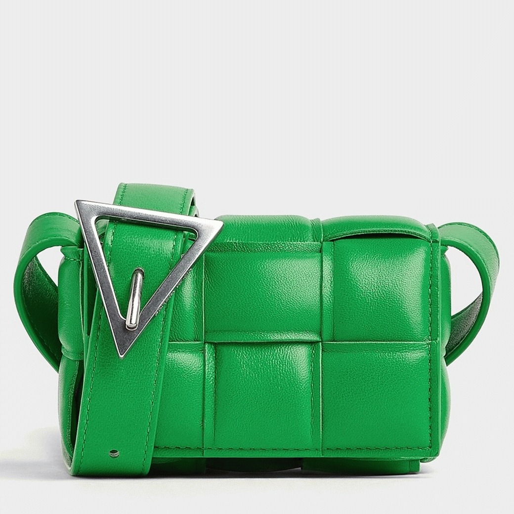 Top Quality Knockoff B0tt*ga Ven*ta Candy Padded Cassette Bag In Parakeet