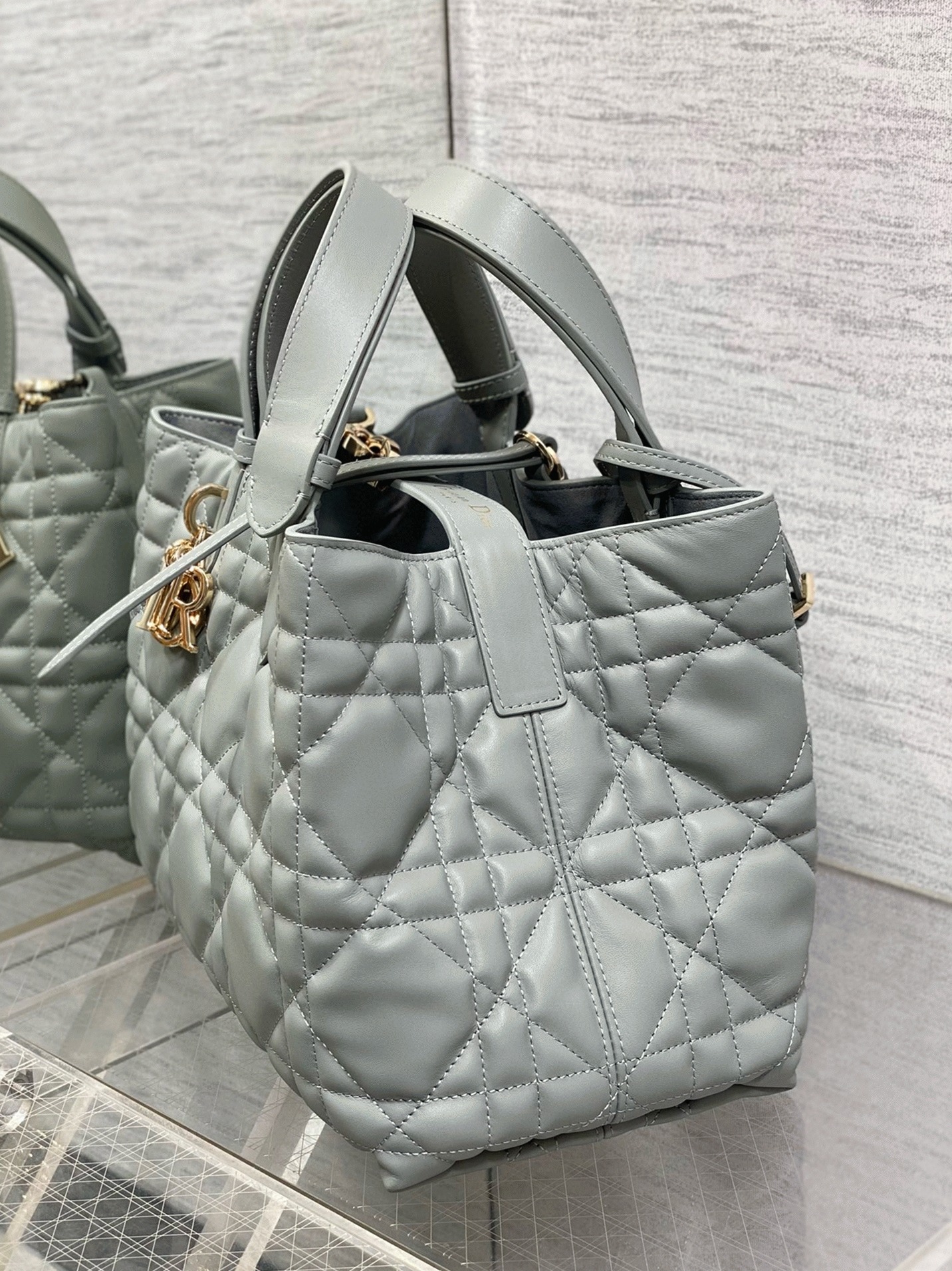 D10r Toujours Medium Bag Faux in Beige Macrocannage Calfskin