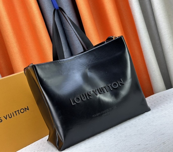 L0vis Vvtt0n Other Leathers Shopper MM Tote In Black