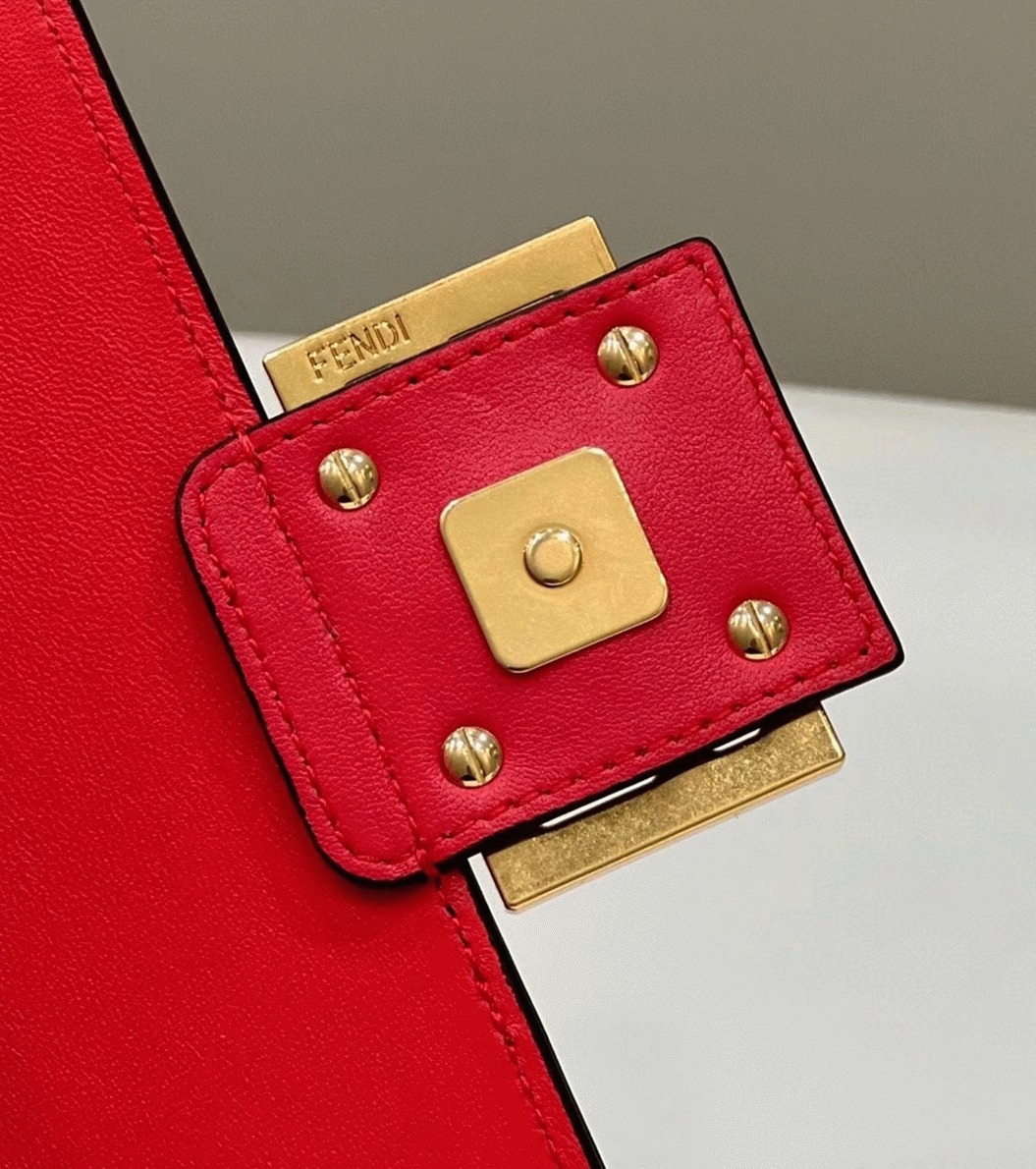 Top Quality Knockoff F**di Baguette Chain Midi Bag In Red