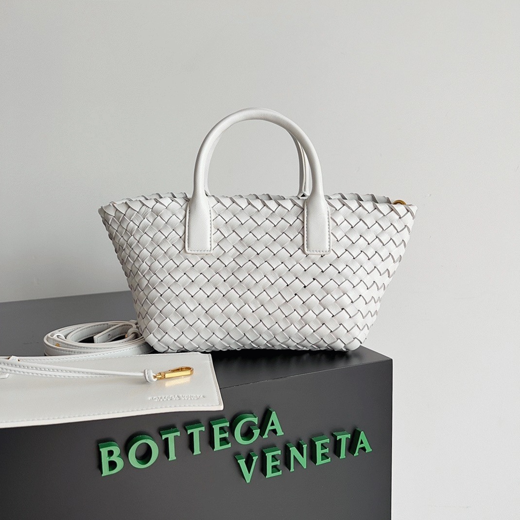 Top Quality Replica B0tt*ga Ven*ta Cabat Mini Bag In White Intrecciato Lambskin