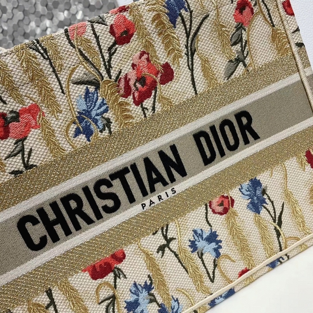 D10r Medium Book Tote Bag Fake in Hibiscus Metallic Thread Embroidery